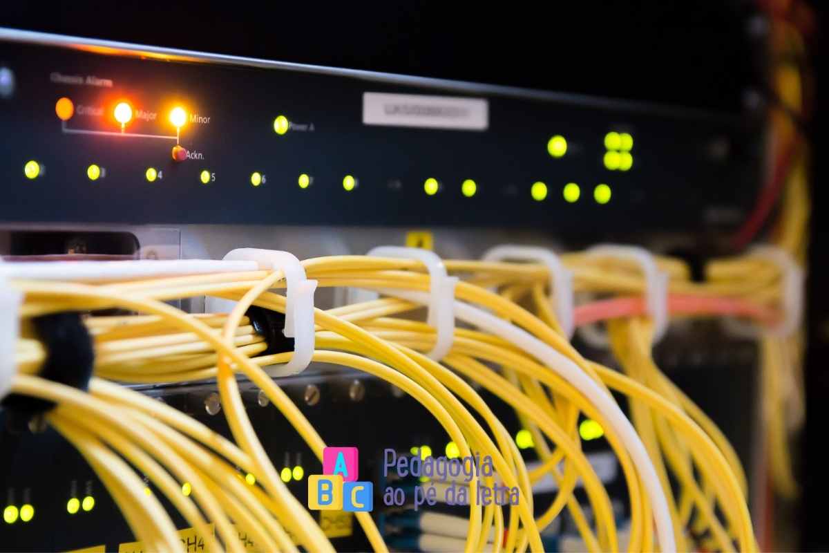 Plano de aula sobre telecomunicação para o ensino fundamental de acordo com a BNCC