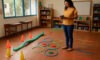 Circuito motor, estações de movimento ou brincadeiras no chão: como escolher a melhor estratégia para coordenação motora e autonomia na Educação Infantil